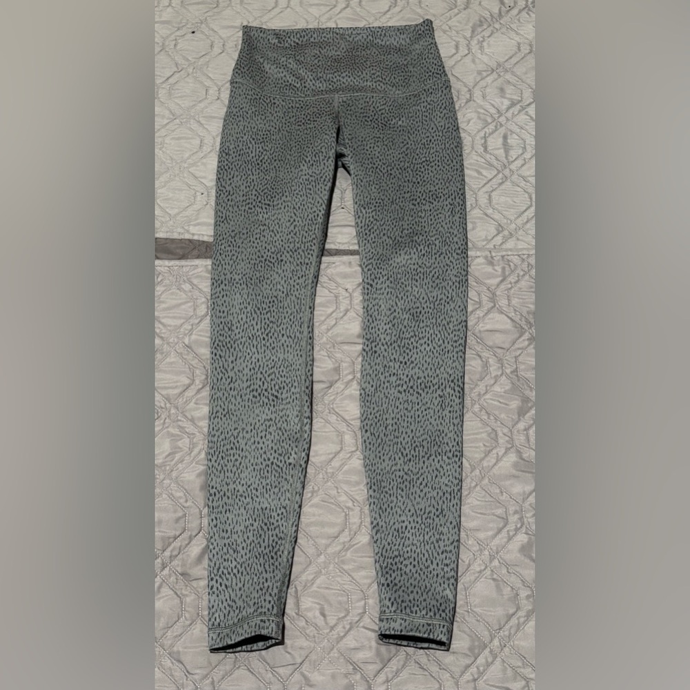 Women’s Lululemon Athletica Gray Leggings for Effortless Style